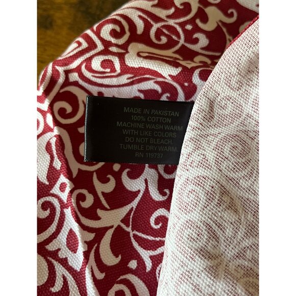 Set Of 12 Red & White Max Studio Home Cloth Napkins With Ornate Design - Picture 7 of 10